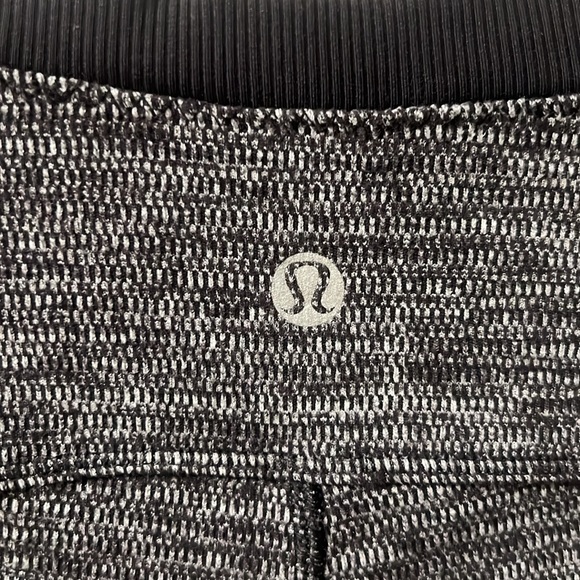 Lululemon Base Runner Long Sleeve- Heathered Black/ Black - Women’s Small - Picture 8 of 13